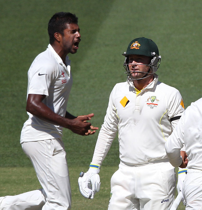 एडिलेड टेस्ट Day 4: ... जब भिड़े वार्नर और एरोन