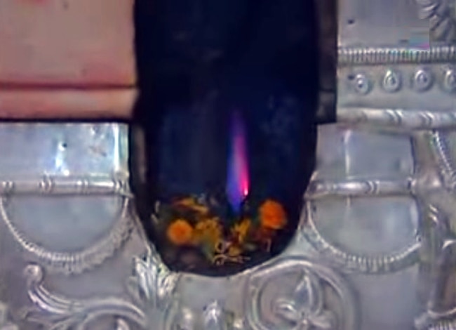 भक्तों की मनोकामनाएं पूरी करती हैं माता ज्वाला देवी