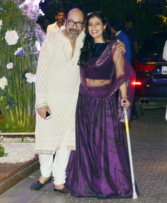 डिजाइनर मनीष मल्होत्रा की खुशियों में सितारों ने की शिरकत