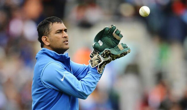 धोनी की जुबान से निकले 11 'हेलीकॉप्टर शॉट'