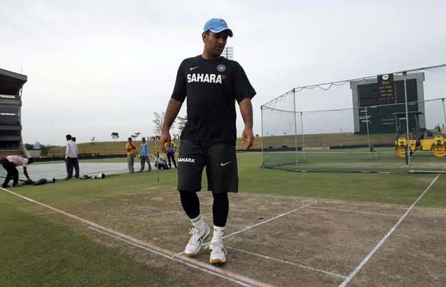 धोनी की जुबान से निकले 11 'हेलीकॉप्टर शॉट'