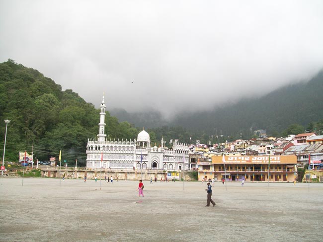 नैनीताल की इस खूबसूरती के दीवाने हजारों हैं...