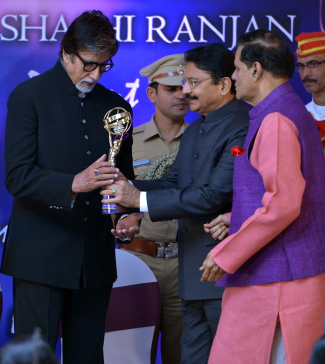 यश चोपड़ा मेमोरियल अवॉर्ड से सम्मानित हुए अमिताभ बच्चन