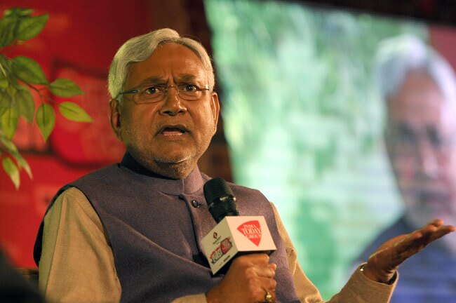 Agenda 2014 में बोले नीतीश, 'दुश्मन नहीं हैं मोदी'