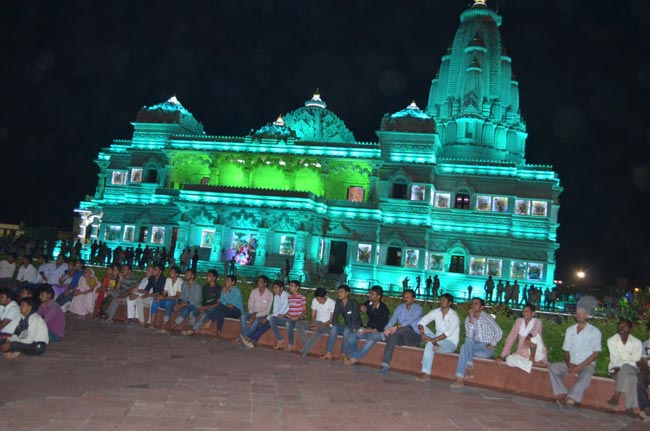 आइए करें मथुरा-वृंदावन के प्रसिद्ध मंदिरों के दर्शन...