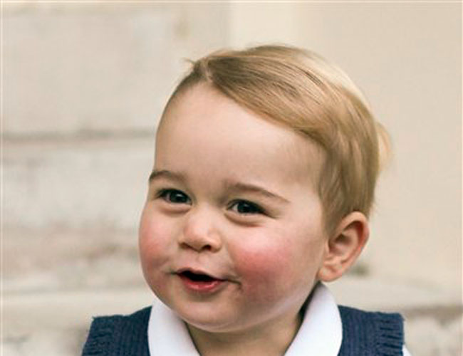 क्रिसमस मूड में हैं इंग्लैंड के प्रिंस जॉर्ज