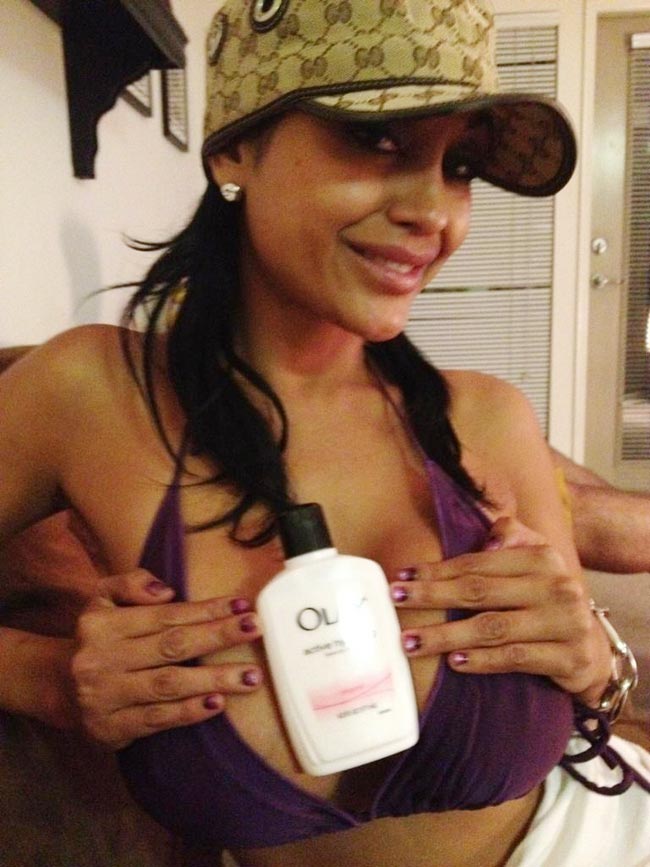 इंडियन पॉर्न इंडस्ट्री की स्टार प्रिया राय Happy Birthday