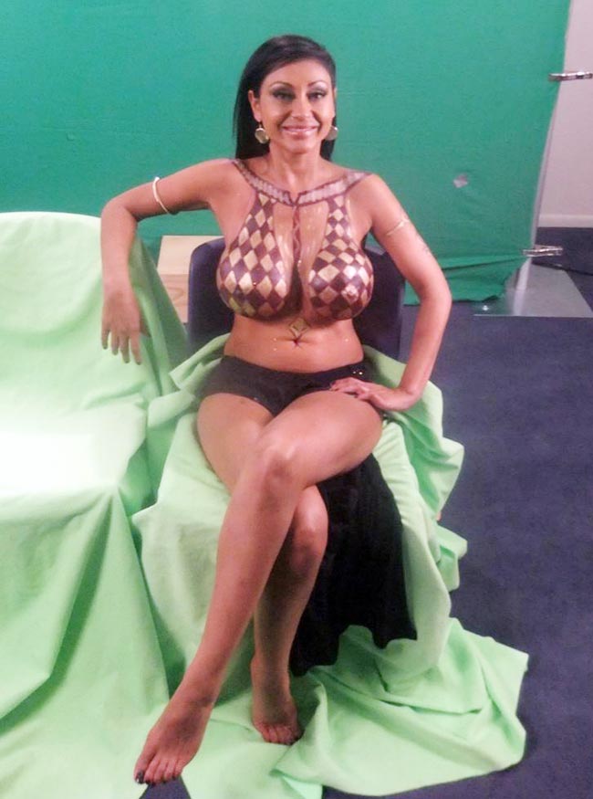 इंडियन पॉर्न इंडस्ट्री की स्टार प्रिया राय Happy Birthday