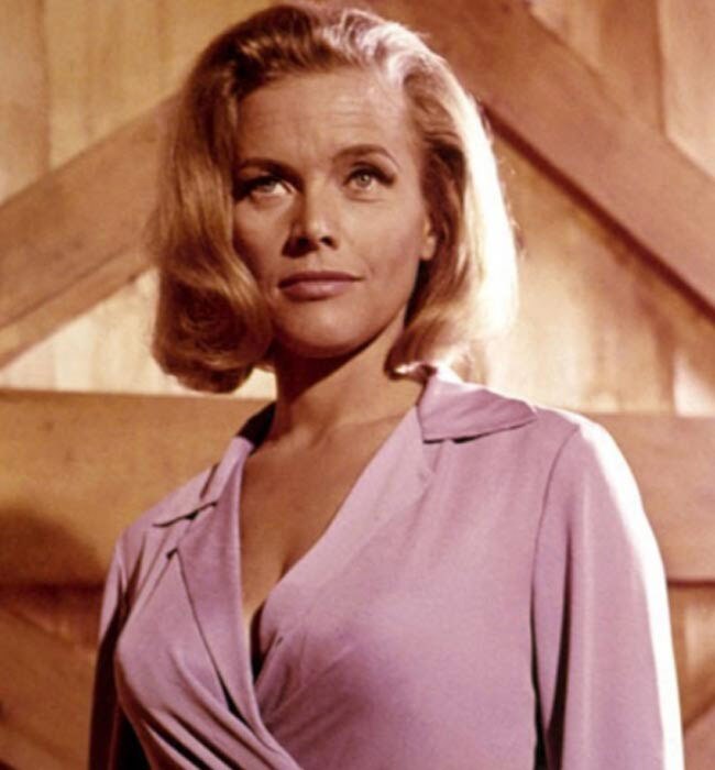 ये हैं जेम्‍स बॉन्‍ड की 15 सबसे खूबसूरत हसीनाएं...