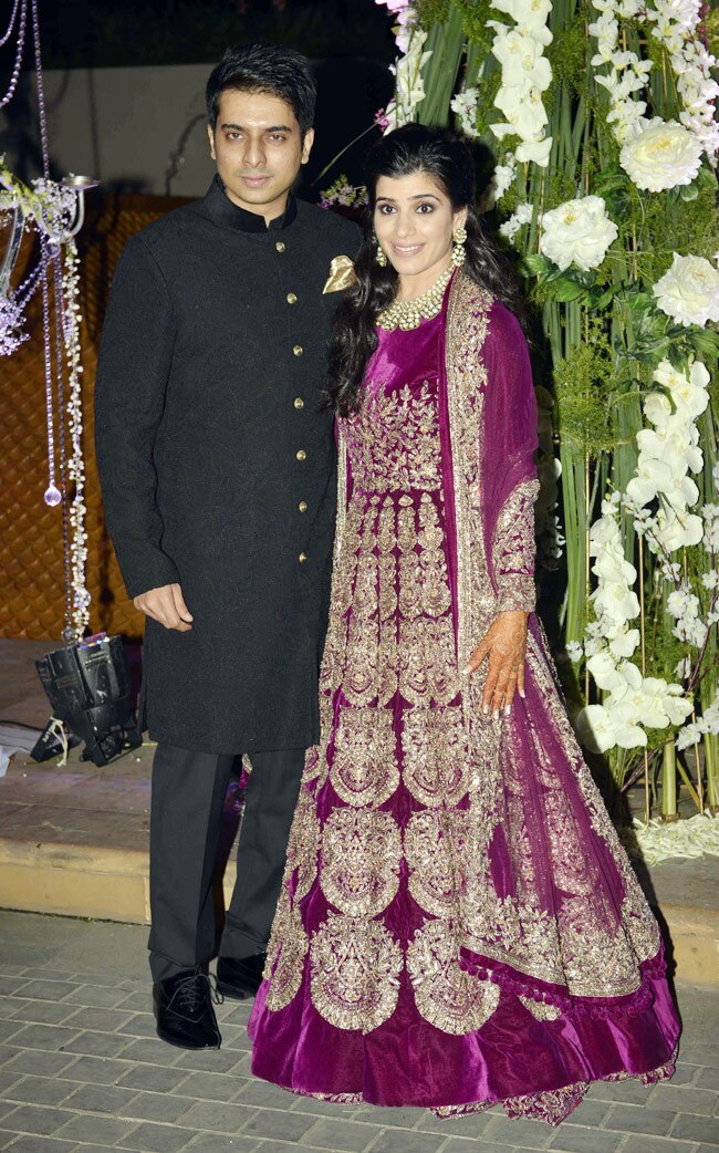 डिजाइनर मनीष मल्होत्रा की खुशियों में सितारों ने की शिरकत