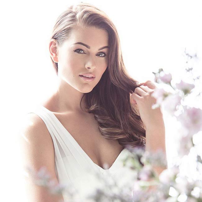 रोलिन स्ट्रॉस: स्मॉल टाउन गर्ल से मिस वर्ल्ड का सफर...