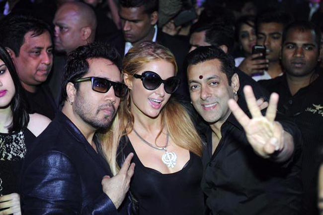 सलमान और पेरिस हिल्टन की पार्टी केमिस्‍ट्री