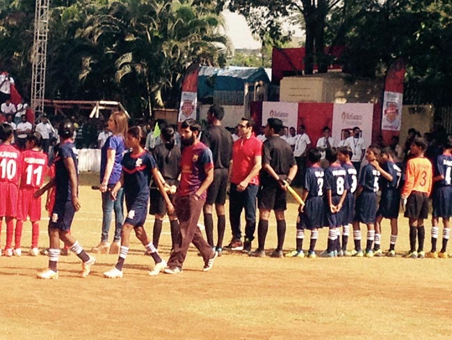 सलमान ने 'यंग चैंप' के साथ लगाई Kick