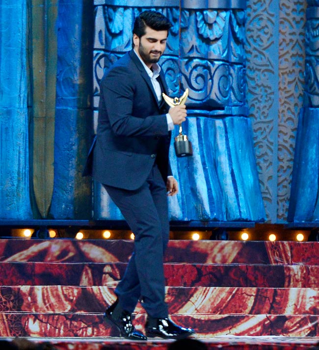 स्टारडस्ट अवॉर्ड समारोह में खूब लगे सितारों के ठुमके