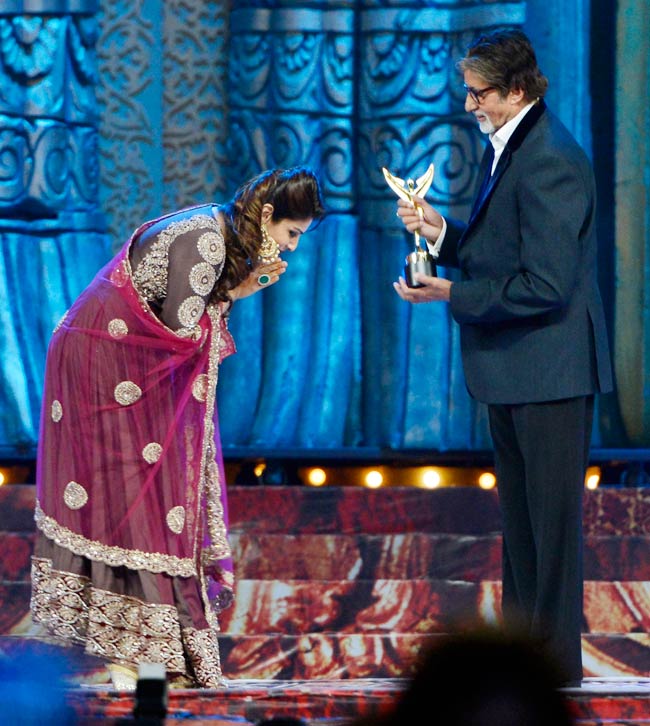 स्टारडस्ट अवॉर्ड समारोह में खूब लगे सितारों के ठुमके