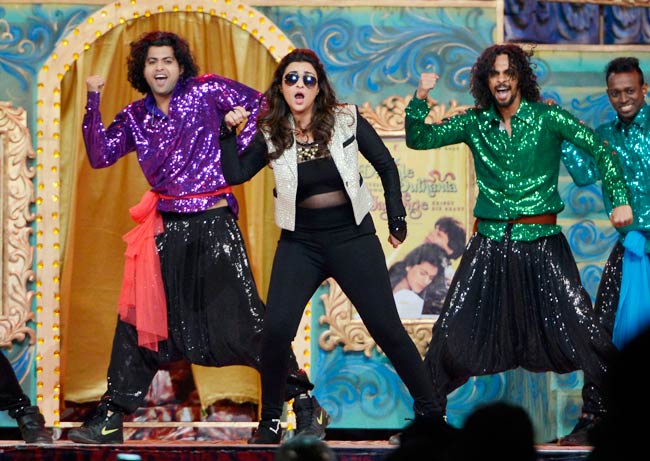 स्टारडस्ट अवॉर्ड समारोह में खूब लगे सितारों के ठुमके