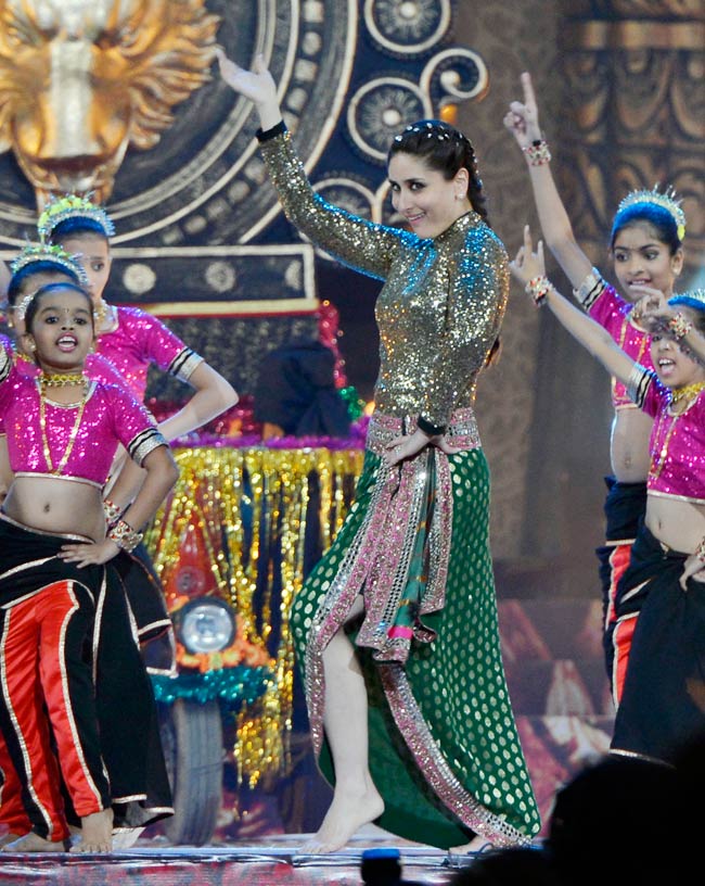 स्टारडस्ट अवॉर्ड समारोह में खूब लगे सितारों के ठुमके