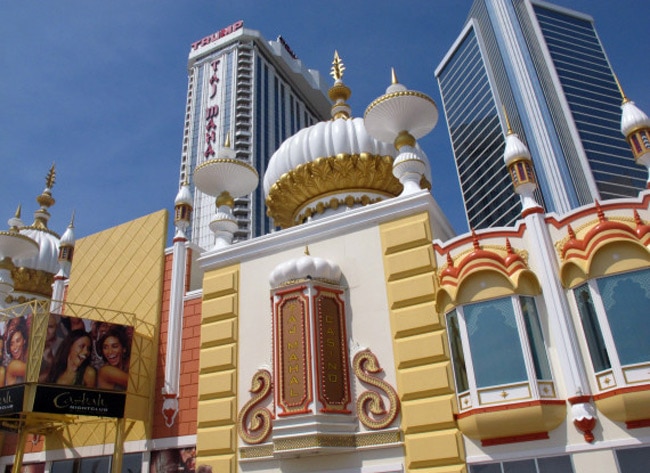 दुनिया में और भी हैं ताजमहल...