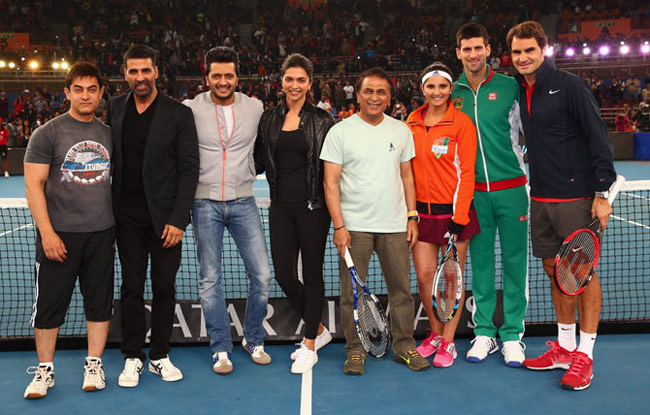 रॉजर फेडरर के साथ टेनिस कोर्ट में उतरे बॉलीवुड सितारे