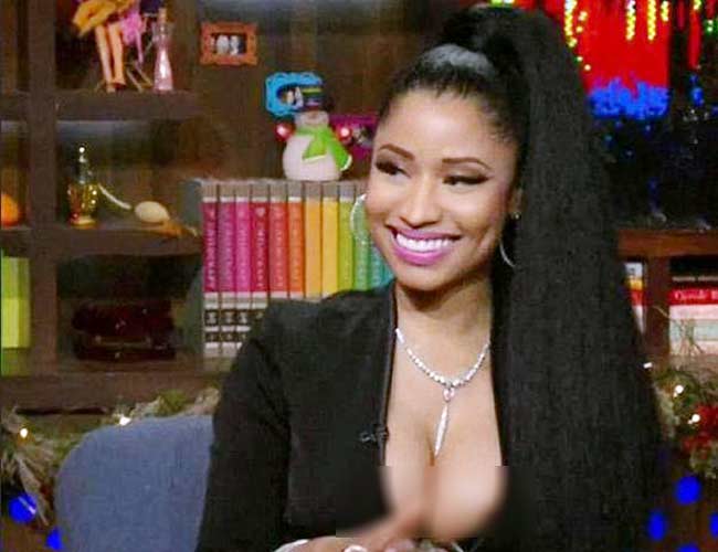 इन सितारों को साल 2014 में कपड़ों ने दिया 'धोखा'