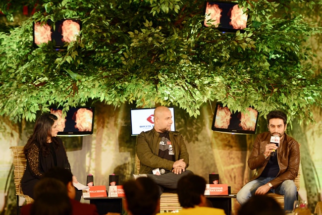 शाहरुख खान को लोगों को हैंडल करना आता है: विशाल डडलानी