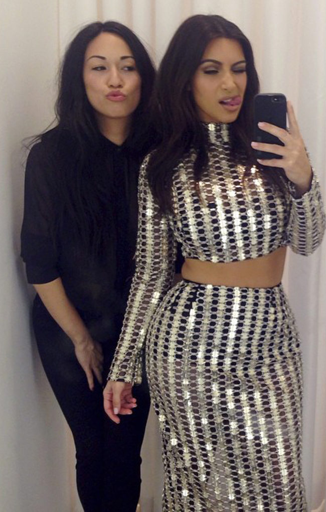 बोल्ड किम कार्दाशियां की 10 खास Selfie