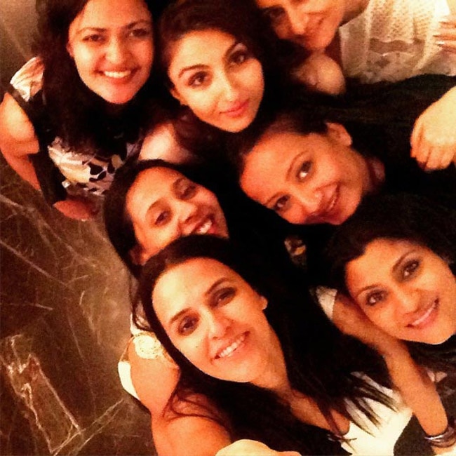 सोहा अली खान की 'बैचलरेट पार्टी', जमकर हुई मस्ती
