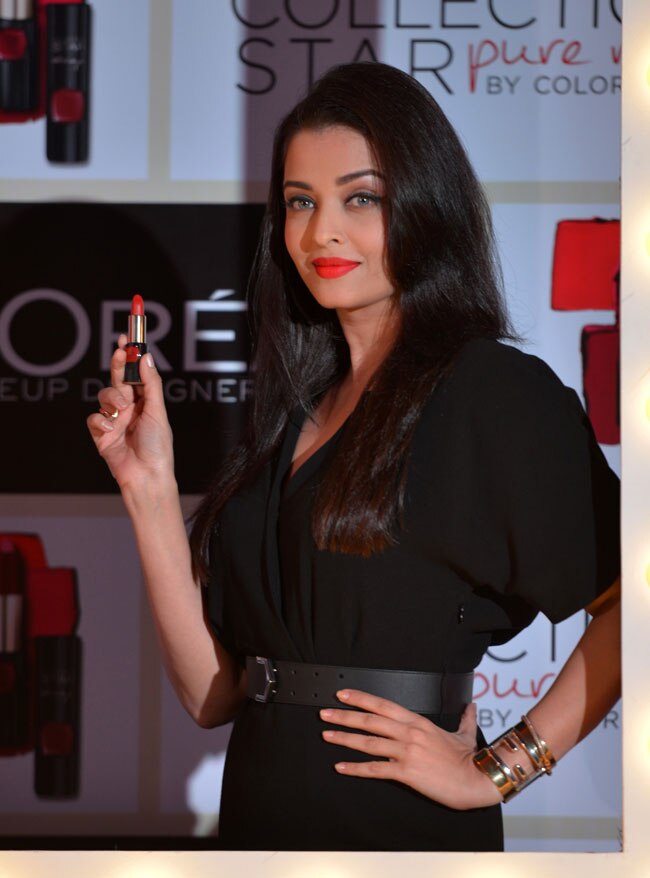 जब ऐश्‍वर्या ने लगाई लाल लि‍पस्टिक, देखें तस्‍वीरें