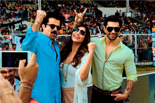 सेलेब्रिटी क्रिकेट लीग : मैदान पर उतरे सितारे