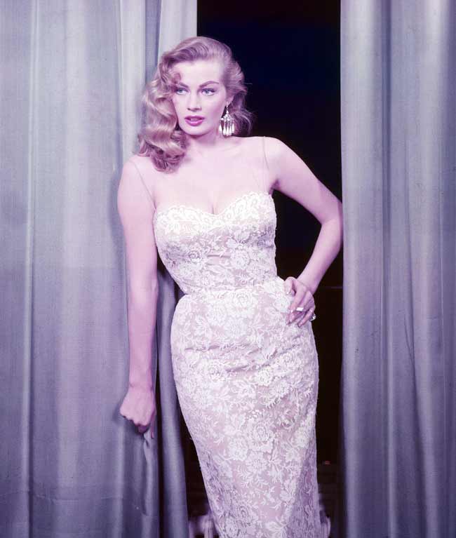 इन तस्वीरों में आज भी जिंदा हैं 'सेक्स गॉडेस' अनिता ऐकबर्ग