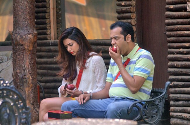 Bigg Boss: उपेन पटेल बोले, मैं करिश्‍मा का दीवाना हूं