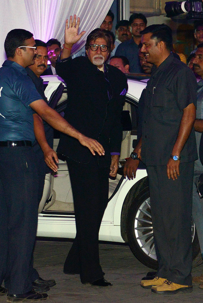 शत्रुघ्न सिन्हा के बेटे के रिसेप्शन पर पहुंचे सेलिब्रिटी