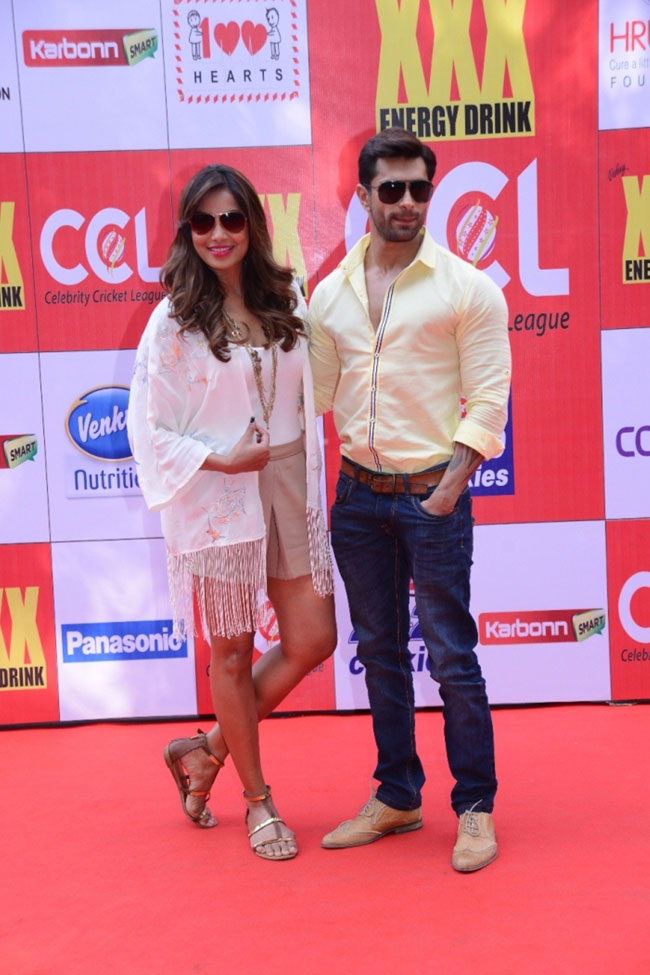 सेलेब्रिटी क्रिकेट लीग : मैदान पर उतरे सितारे