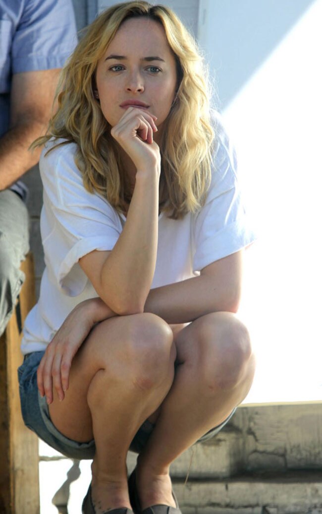 14 शेड्स ऑफ ब्यूटिफुल एक्ट्रेस डकोटा जॉनसन