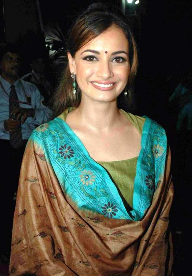 इन 20 फिल्मी पत्रकारों में कौन है आपका चहेता?