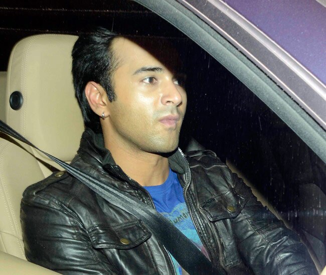 'डॉली की डोली' की स्क्रीनिंग पर पहुंचे बॉलीवुड सितारे