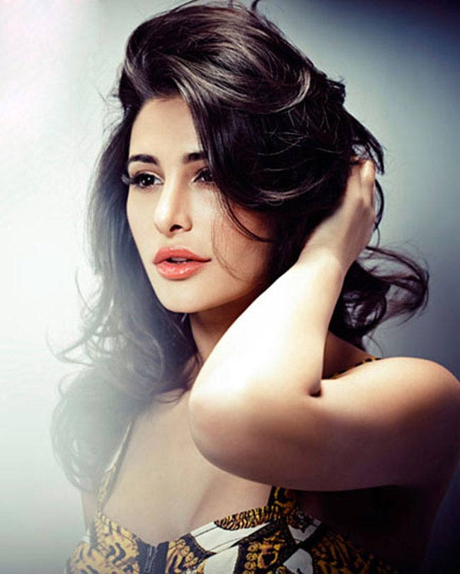 5 बालाएं जो देती हैं दीपिका को मात