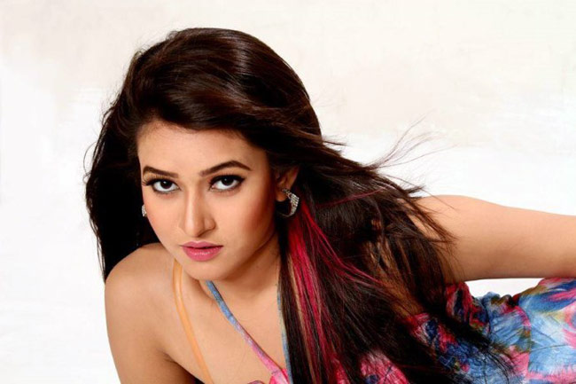 क्रिकेटर रुबेल पर रेप का इल्जाम लगाने वाली नाजनीन...