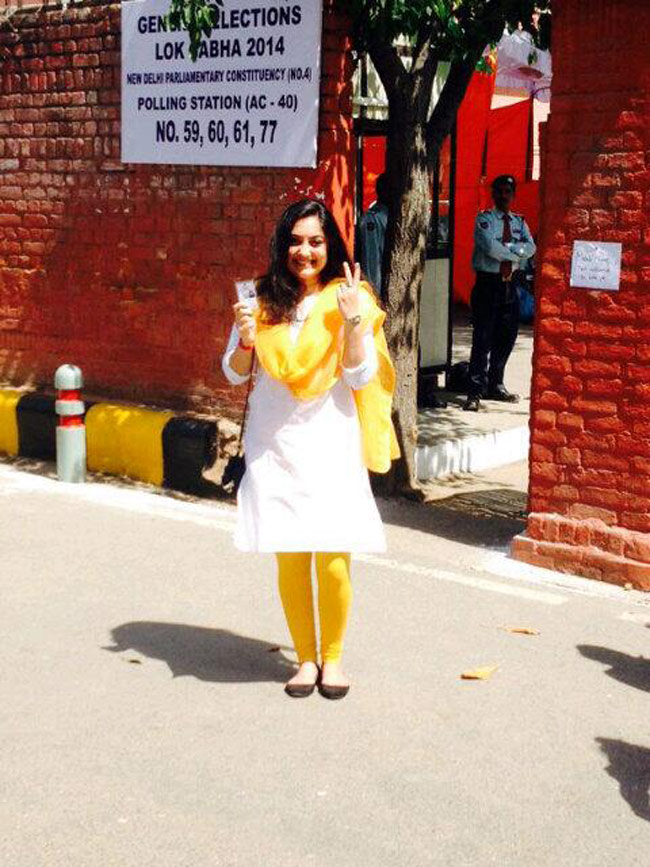 जानिए केजरीवाल के खिलाफ लड़ने वाली नूपुर शर्मा को...