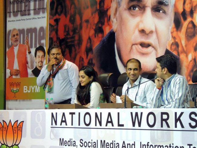 जानिए केजरीवाल के खिलाफ लड़ने वाली नूपुर शर्मा को...