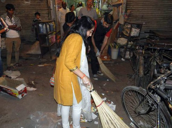 जानिए केजरीवाल के खिलाफ लड़ने वाली नूपुर शर्मा को...