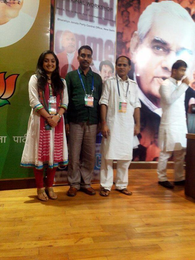 जानिए केजरीवाल के खिलाफ लड़ने वाली नूपुर शर्मा को...