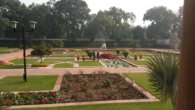 अमेरिका से आया मेरा दोस्त, दोस्त को...