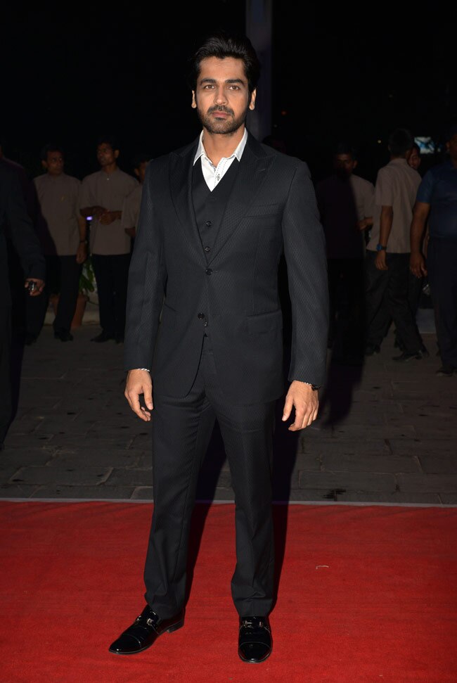 शत्रुघ्न सिन्हा के बेटे के रिसेप्शन पर पहुंचे सेलिब्रिटी