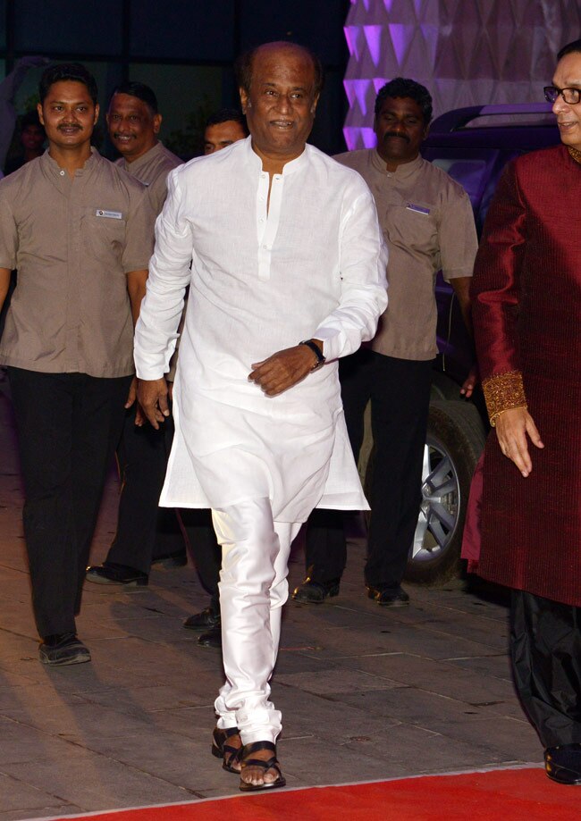 शत्रुघ्न सिन्हा के बेटे के रिसेप्शन पर पहुंचे सेलिब्रिटी