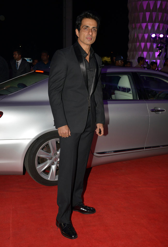 शत्रुघ्न सिन्हा के बेटे के रिसेप्शन पर पहुंचे सेलिब्रिटी