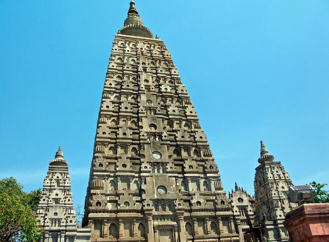 कीजिए बोधगया के प्रसिद्ध मंदिरों के दर्शन