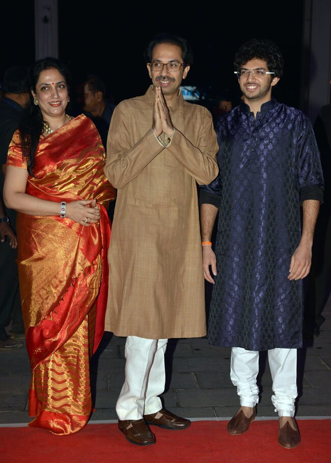 शत्रुघ्न सिन्हा के बेटे के रिसेप्शन पर पहुंचे सेलिब्रिटी