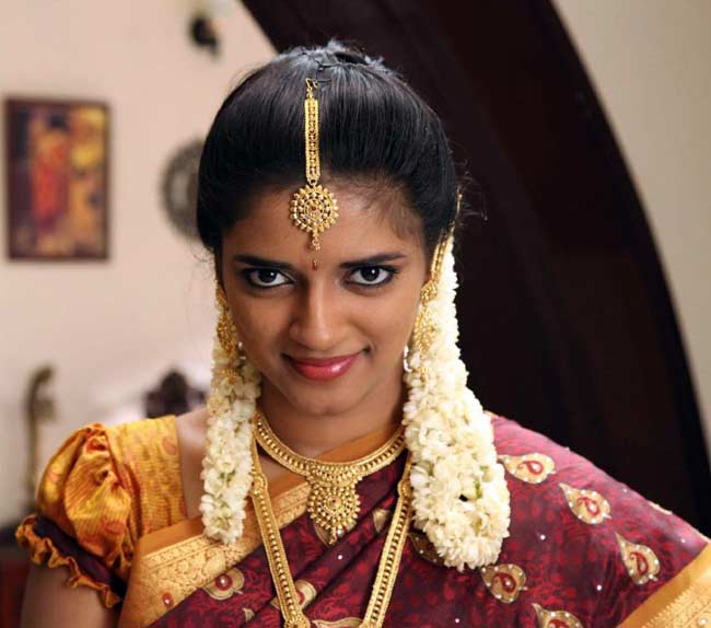 एक्‍ट्रेस वसुंधरा कश्‍यप की कुछ और तस्‍वीरें आईं सामने