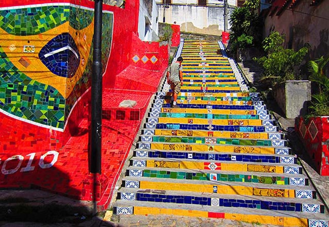 सेहत सुधार देंगी... ये खूबसूरत सीढ़ियां